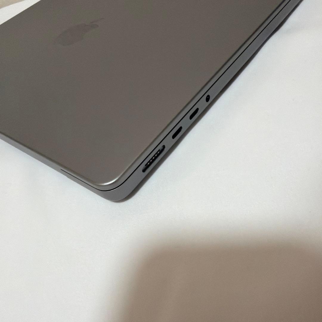 MacBookPro M1Pro 14インチ A2442 MKGP3J/A