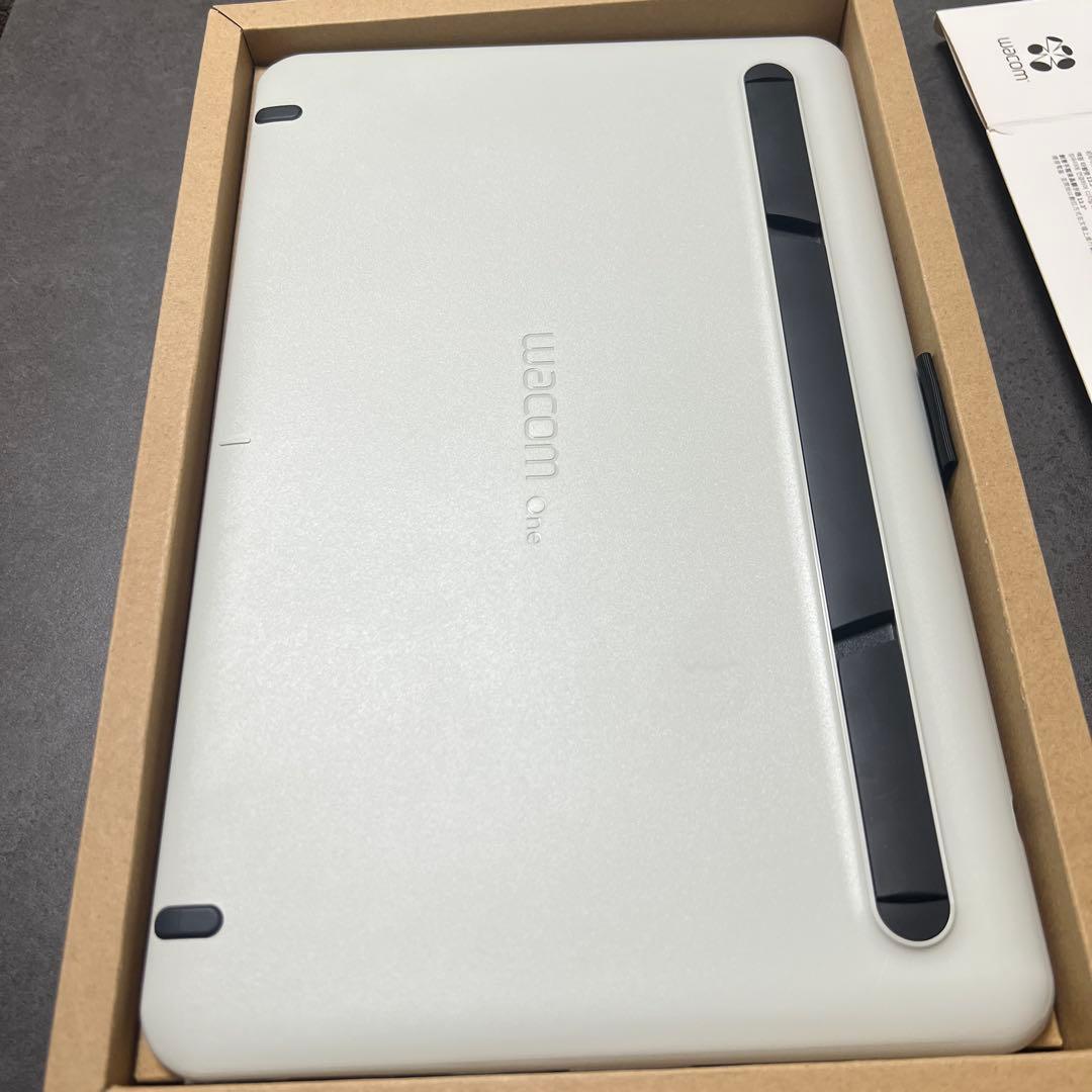 Wacom13.3インチOne 13 DTC133W1D 替え芯(5本) 付き