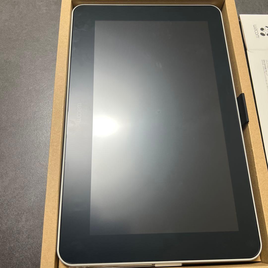 Wacom13.3インチOne 13 DTC133W1D 替え芯(5本) 付き