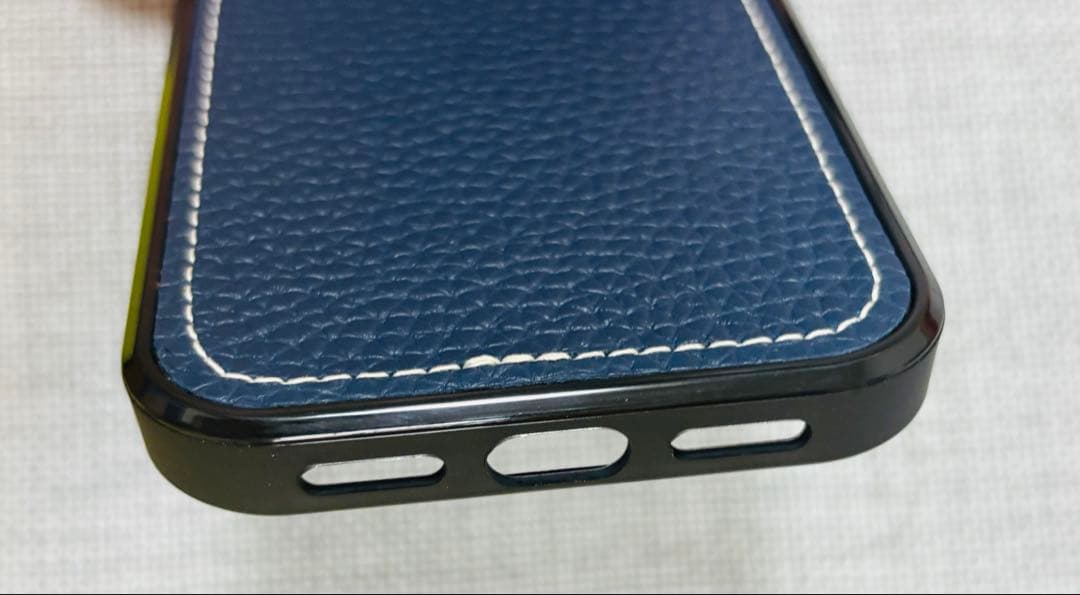 OKO専用 ☆新品未使用　シュリンクレザーiPhone15 ケース