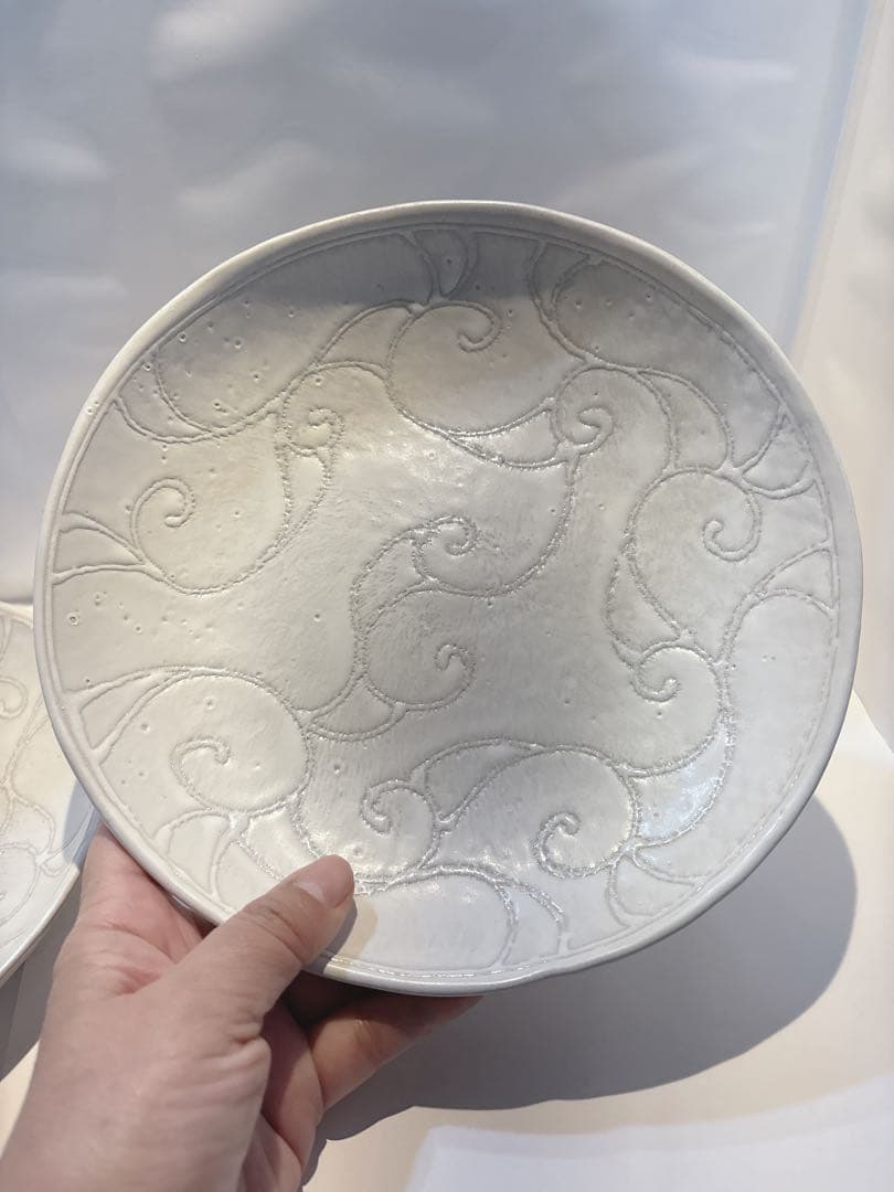 新品⭐︎沖縄　やちむん　お皿　2枚セット　白