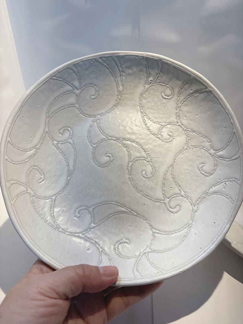 新品⭐︎沖縄　やちむん　お皿　2枚セット　白