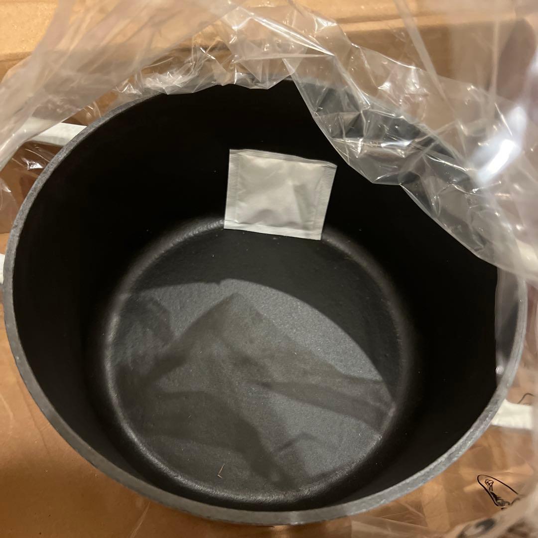 LAVA ラウンドキャセロール20センチ　ストウブル・クルーゼ類似品