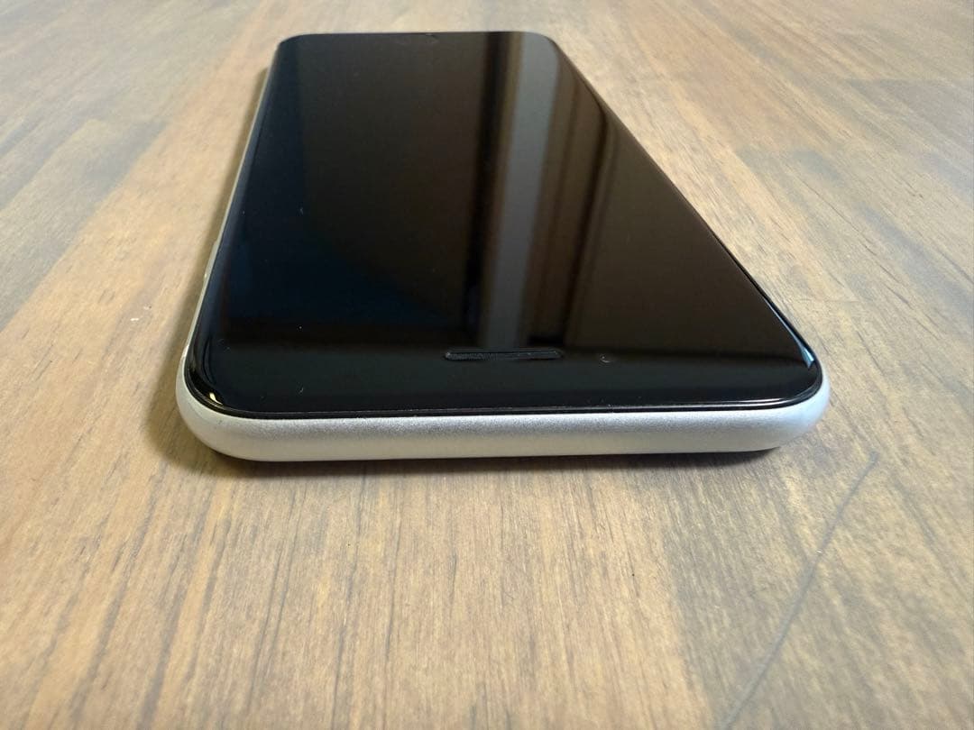 Apple iPhoneSE2 64GB ホワイト　おまけ付き