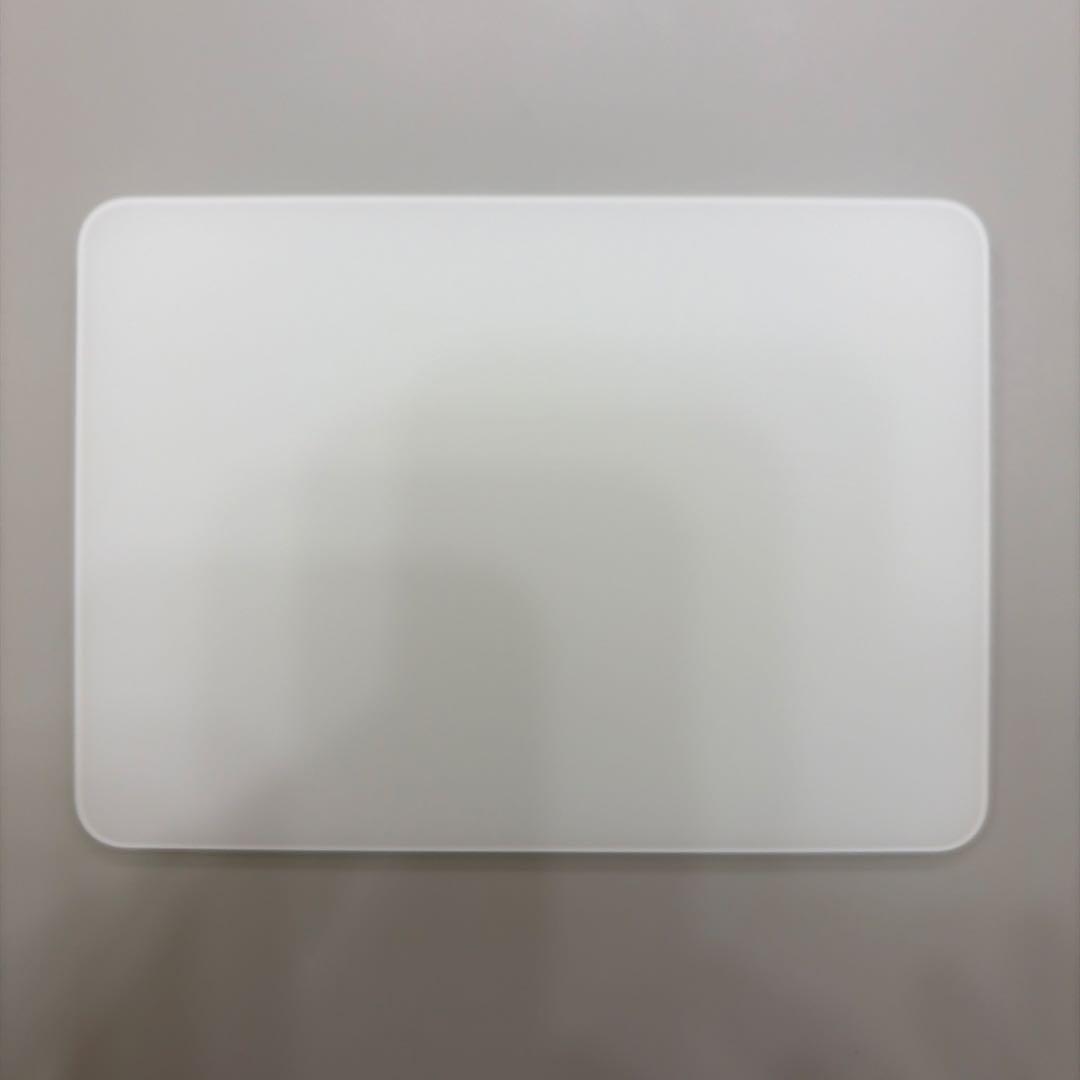 Magic Trackpad ホワイト 本体とケーブル付き