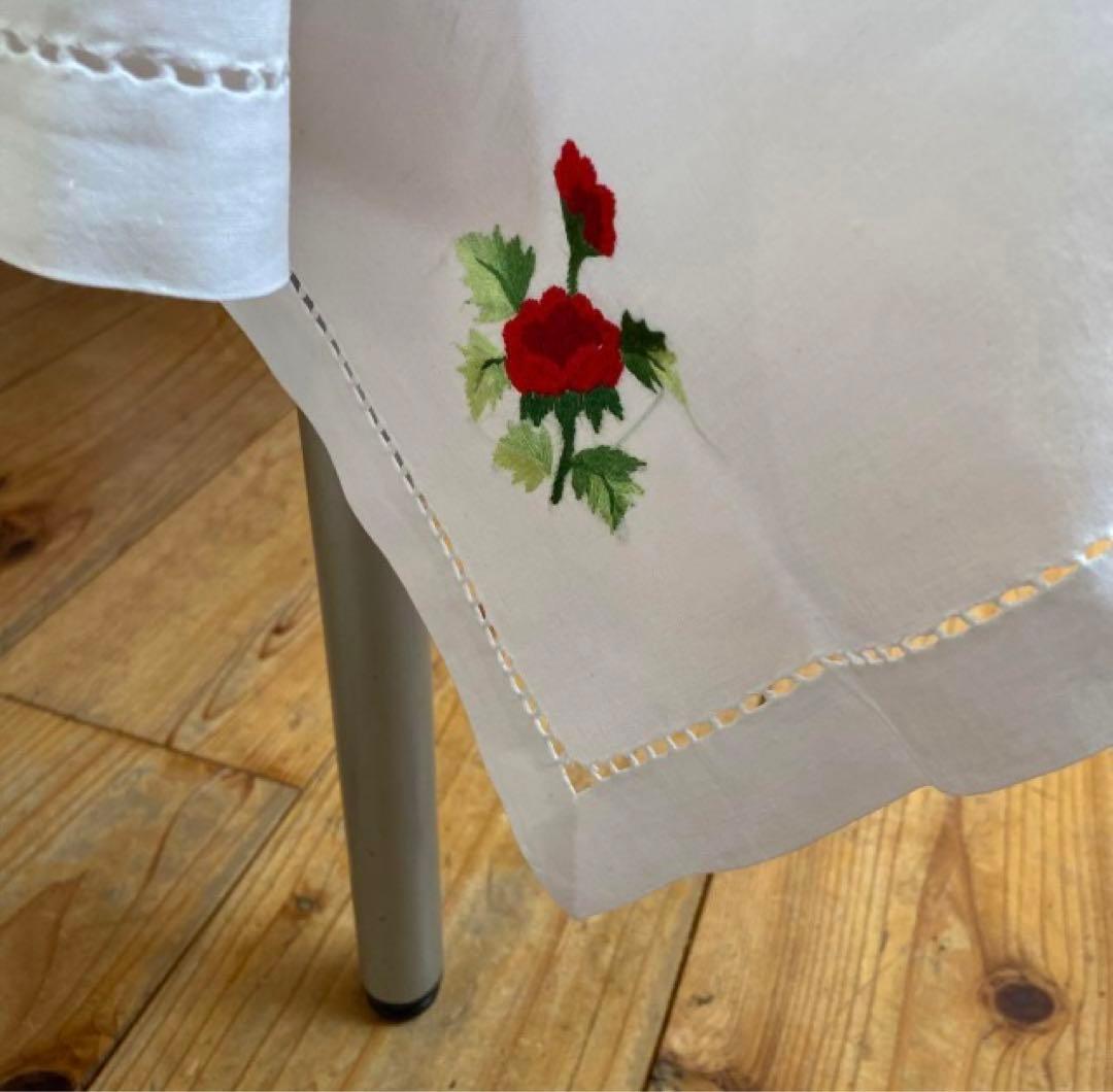 刺繍テーブルクロス200x140cm ナプキンセット