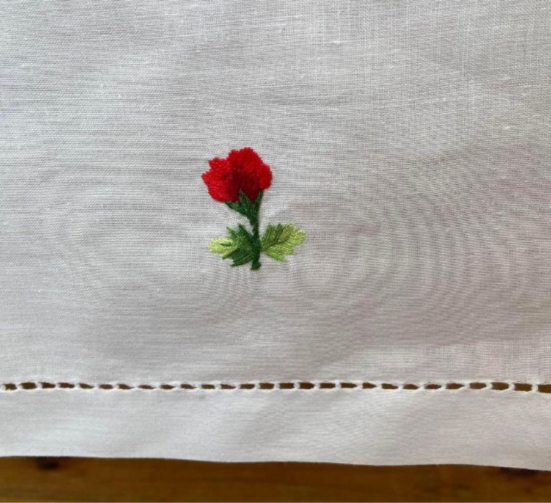 刺繍テーブルクロス200x140cm ナプキンセット