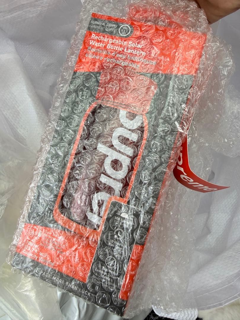 Supreme 赤い水筒 充電式ソーラーランタン新品未使用