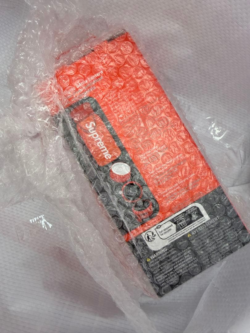Supreme 赤い水筒 充電式ソーラーランタン新品未使用