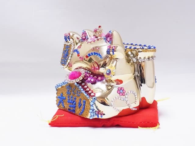 《値下げ》大当たりねこにしきゴールドジュエリー招き猫®️