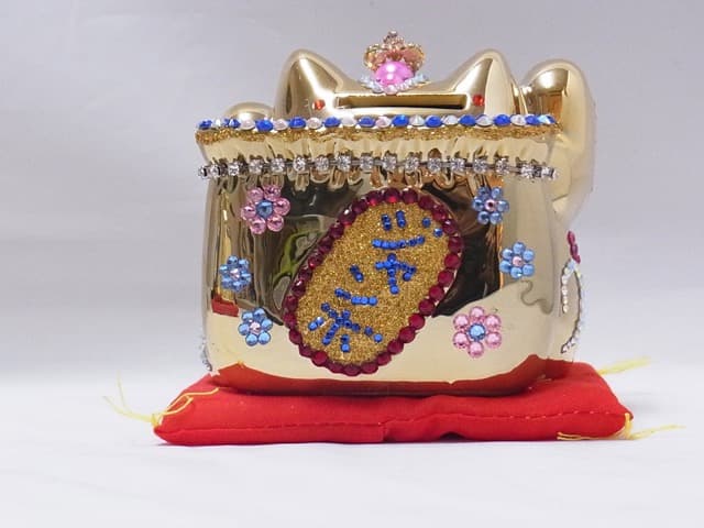 《値下げ》大当たりねこにしきゴールドジュエリー招き猫®️