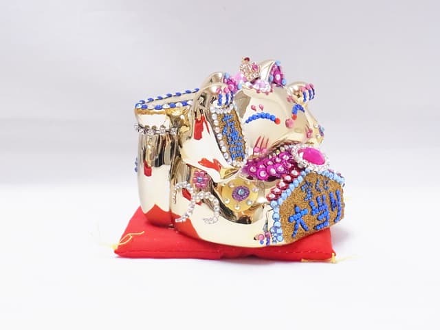 《値下げ》大当たりねこにしきゴールドジュエリー招き猫®️