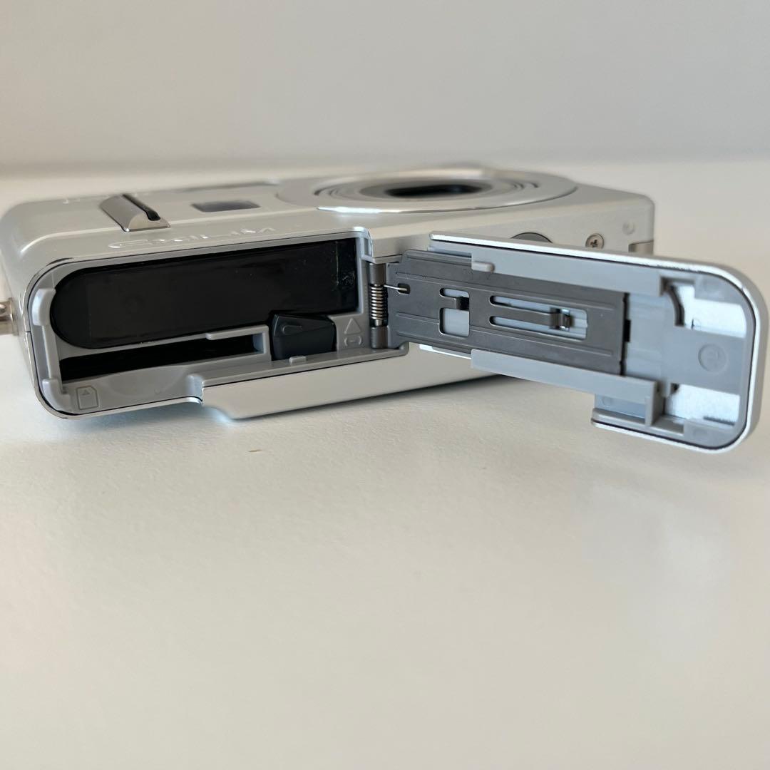 CASIO EXILIM 5.0メガピクセル デジタルカメラ
