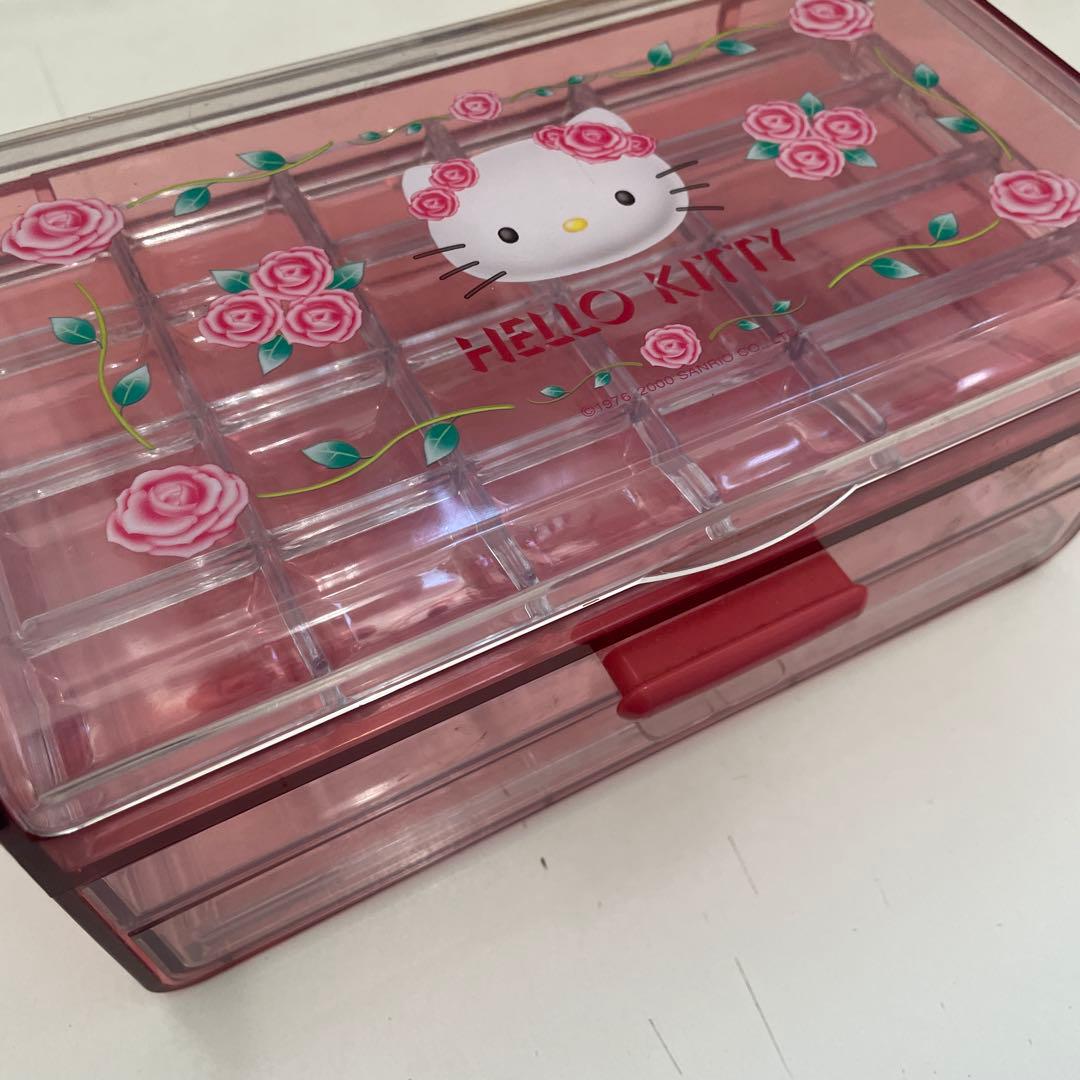 ハローキティ　三段　ジュエリーケース