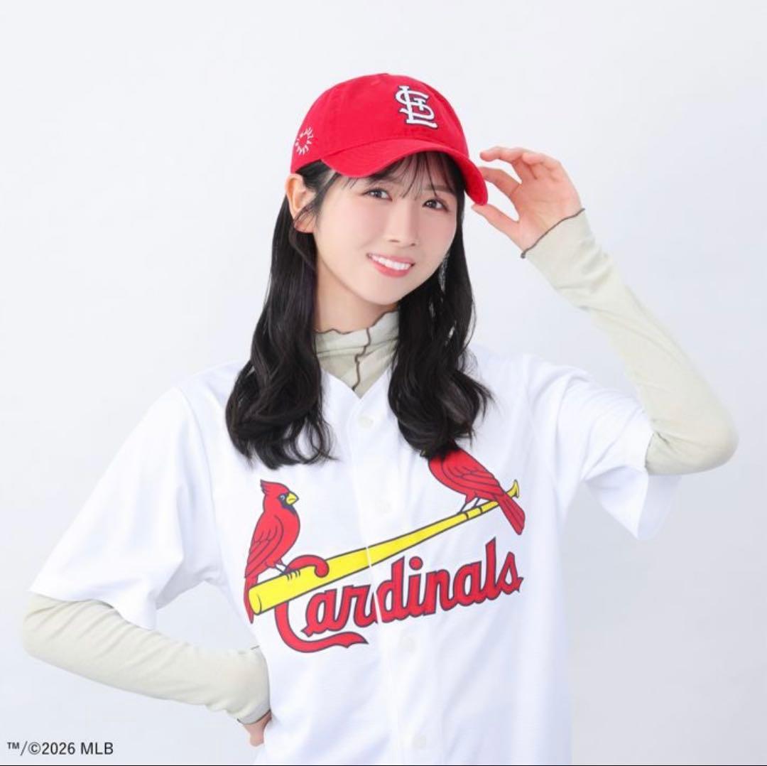 日向坂46 × MLB × New Era キャップ カージナルス 上村ひなの