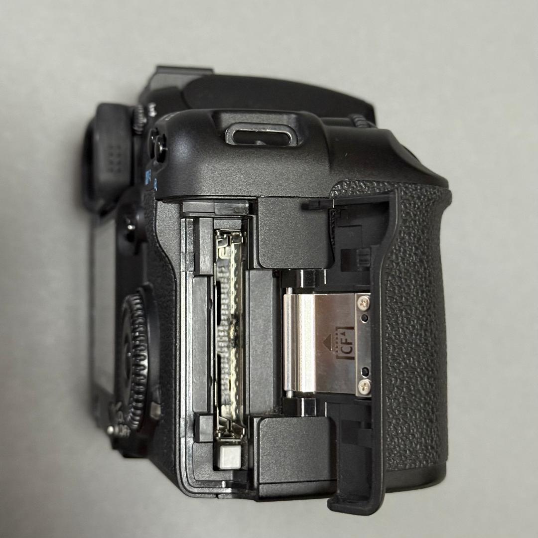 Canon EOS30D デジタル一眼レフカメラ／ボディ＆付属品一式