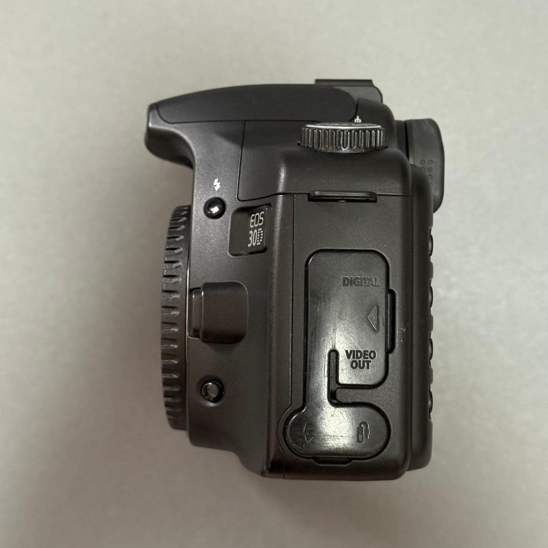 Canon EOS30D デジタル一眼レフカメラ／ボディ＆付属品一式