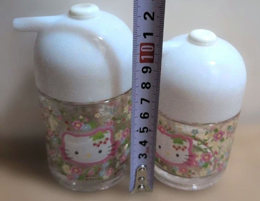 【平成レトロ】当時物　ハローキティ 花柄調味料入れ 2個セット2001 レア物