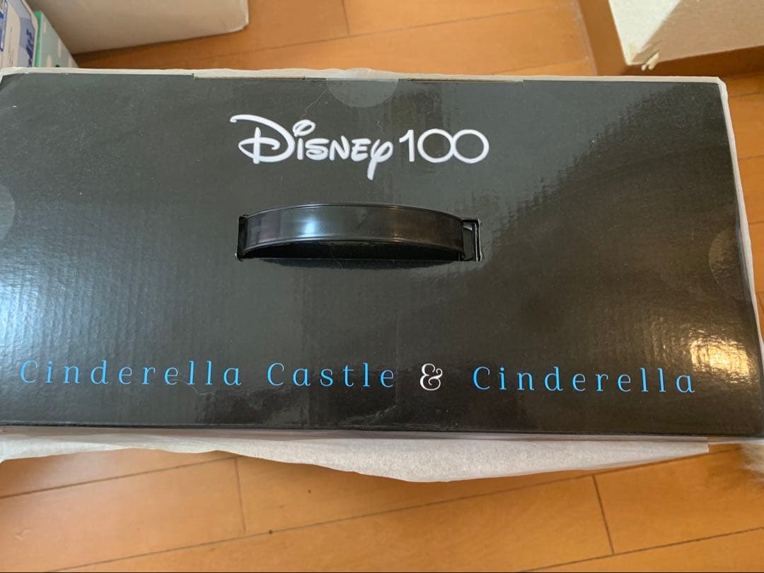 Disney100 happyくじ A賞 シンデレラ城＆シンデレラフィギュア