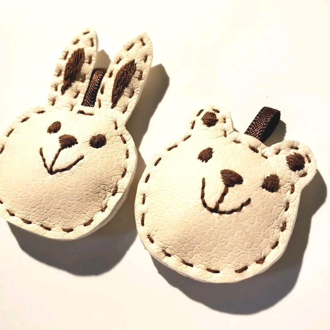 ＊うさぎさんのストラップ＊ベージュ　キーホルダー　チャーム　ギフト　プレゼント