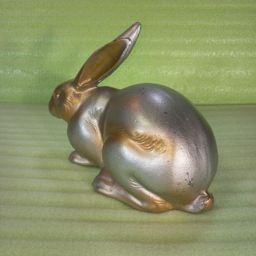 金属製と思われるウサギ型置物　刻印有り　オブジェ　インテリア　ペーパーウェイト