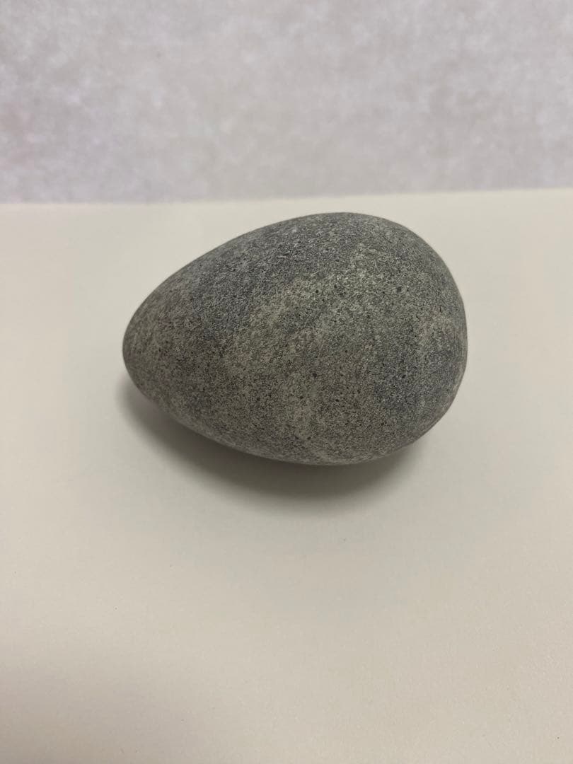 フィンランド　北欧　ソープストーンの卵　石の卵　石　卵　大