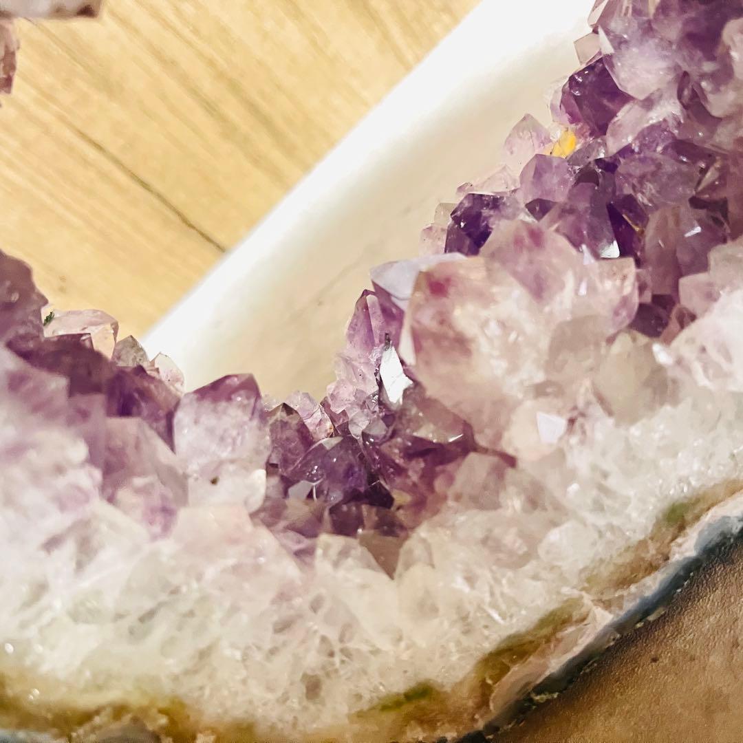 巨大なアメジストスライス　アメジスト　17×23㎝　ずっしり2.9kg