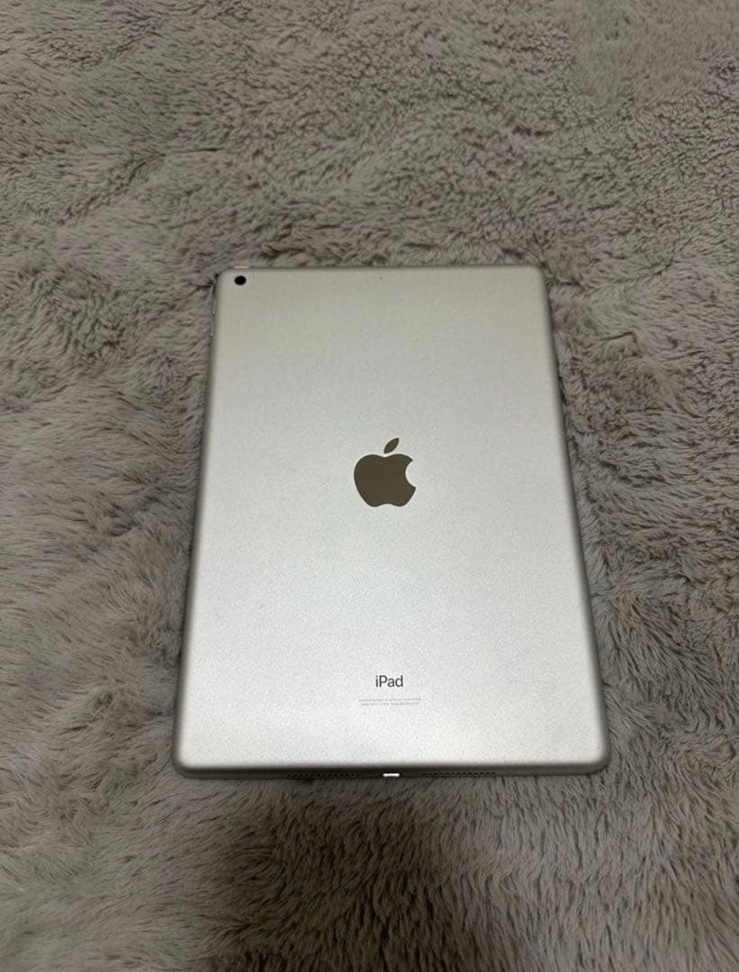 iPad 第9世代 64GB シルバーWi-Fi【専用ケース付き】【即日発送】