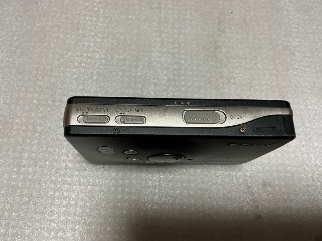 SONY／WALKMAN ＷＭ-EX707。【角に傷あり　付属品無し】。