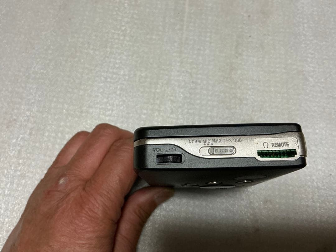 SONY／WALKMAN ＷＭ-EX707。【角に傷あり　付属品無し】。