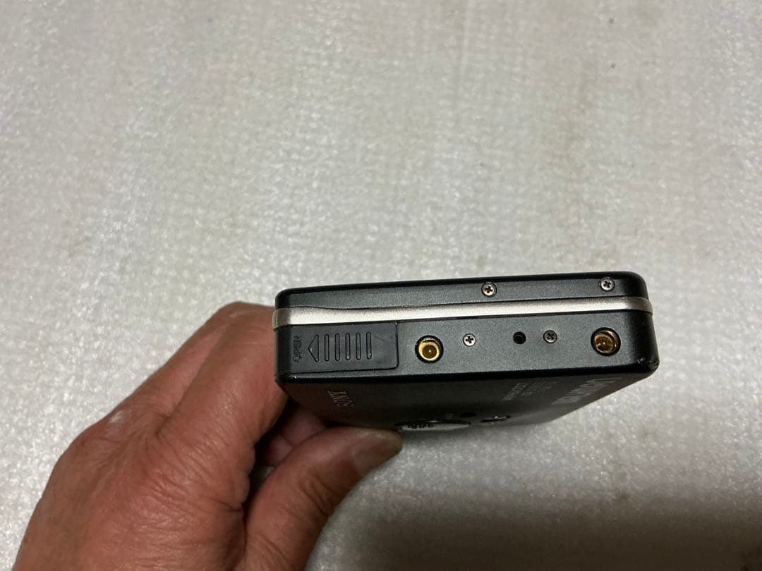 SONY／WALKMAN ＷＭ-EX707。【角に傷あり　付属品無し】。