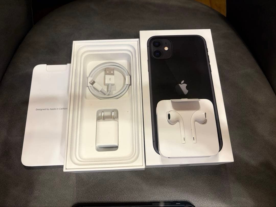 美品　iPhone 11 64GB