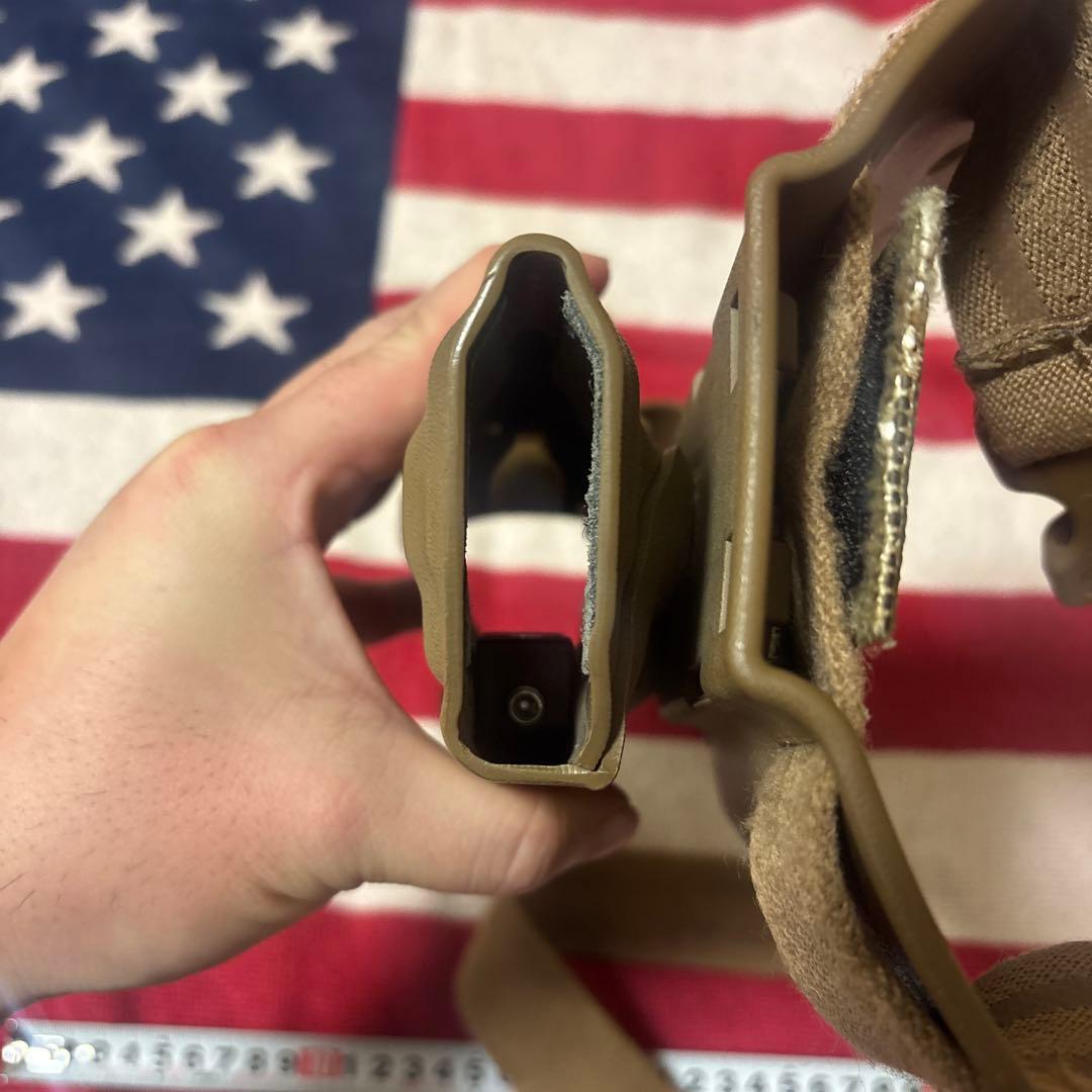 Safariland レッグホルスター M9 / 92FS 実物 FDE B53