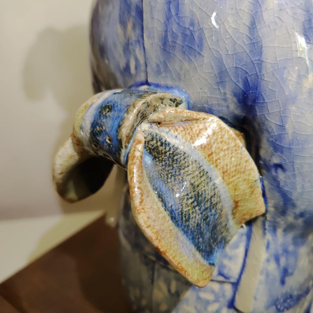 着物姿の女性坐像　陶器製　芸術作品　砥部焼？　台付き１体