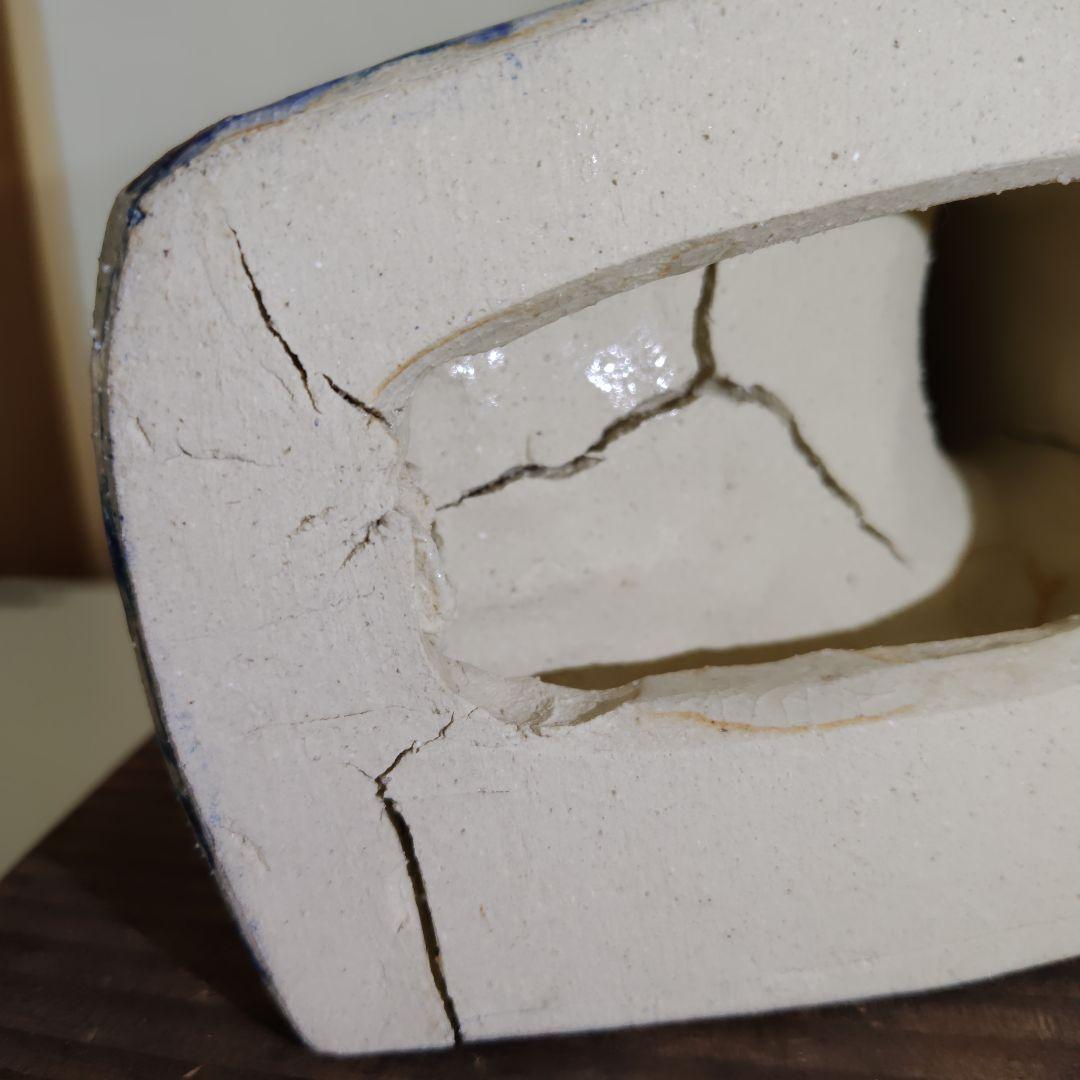 着物姿の女性坐像　陶器製　芸術作品　砥部焼？　台付き１体