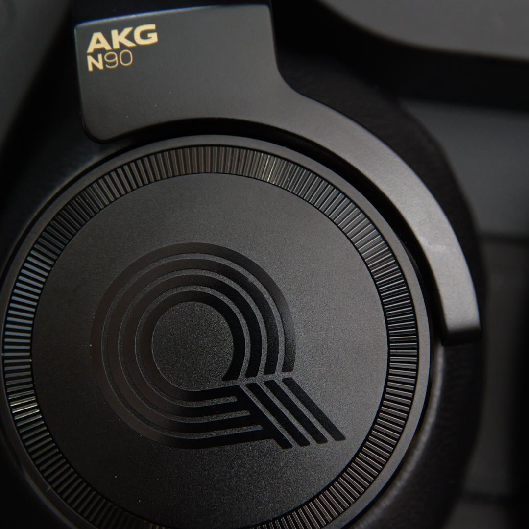 AKG N90Q 密閉型ノイズキャンセリングヘッドホン ブラック