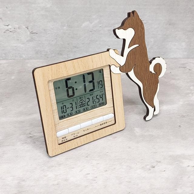 【電波時計】ワンちゃんが寄り添う電波デジタル時計 ― 柴犬　茶色