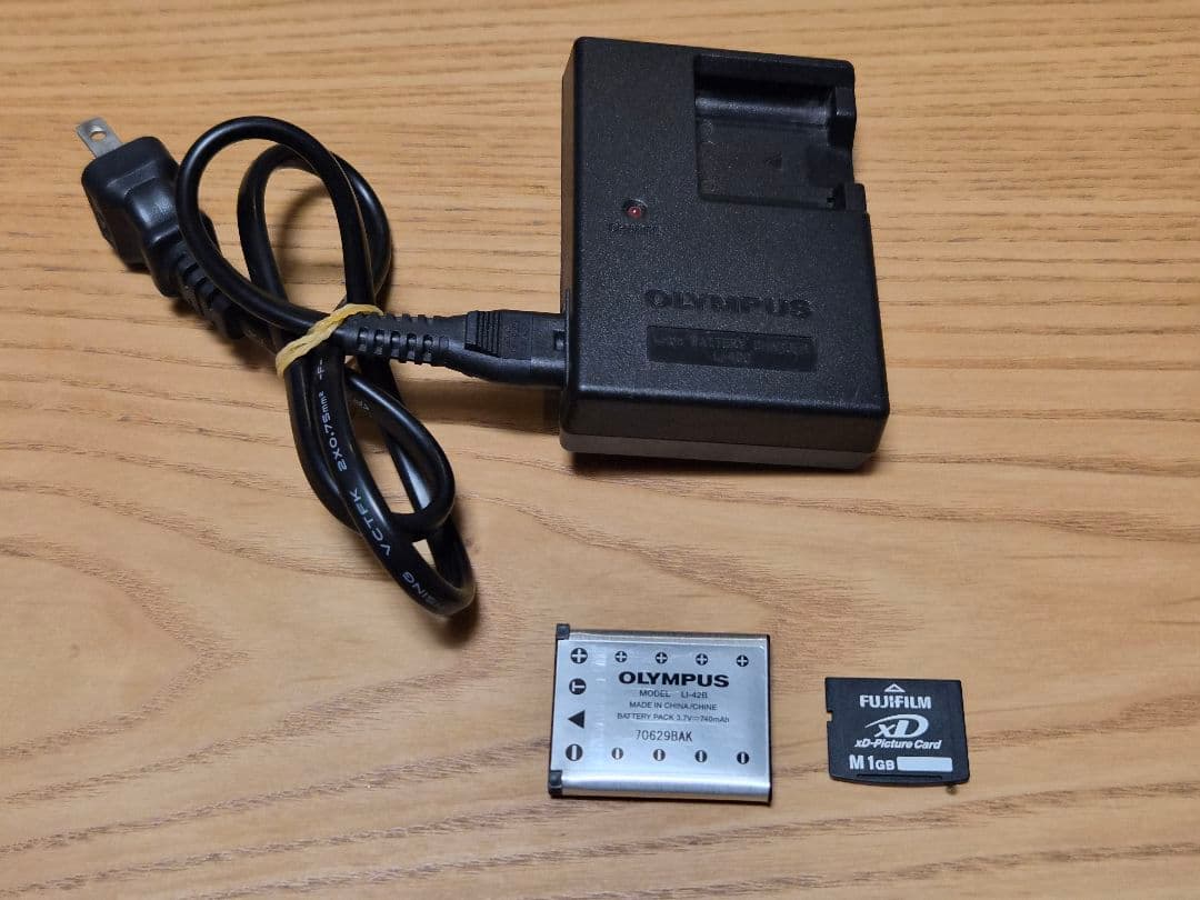 OLYMPUS FE-300 コンパクトデジタルカメラ✨️