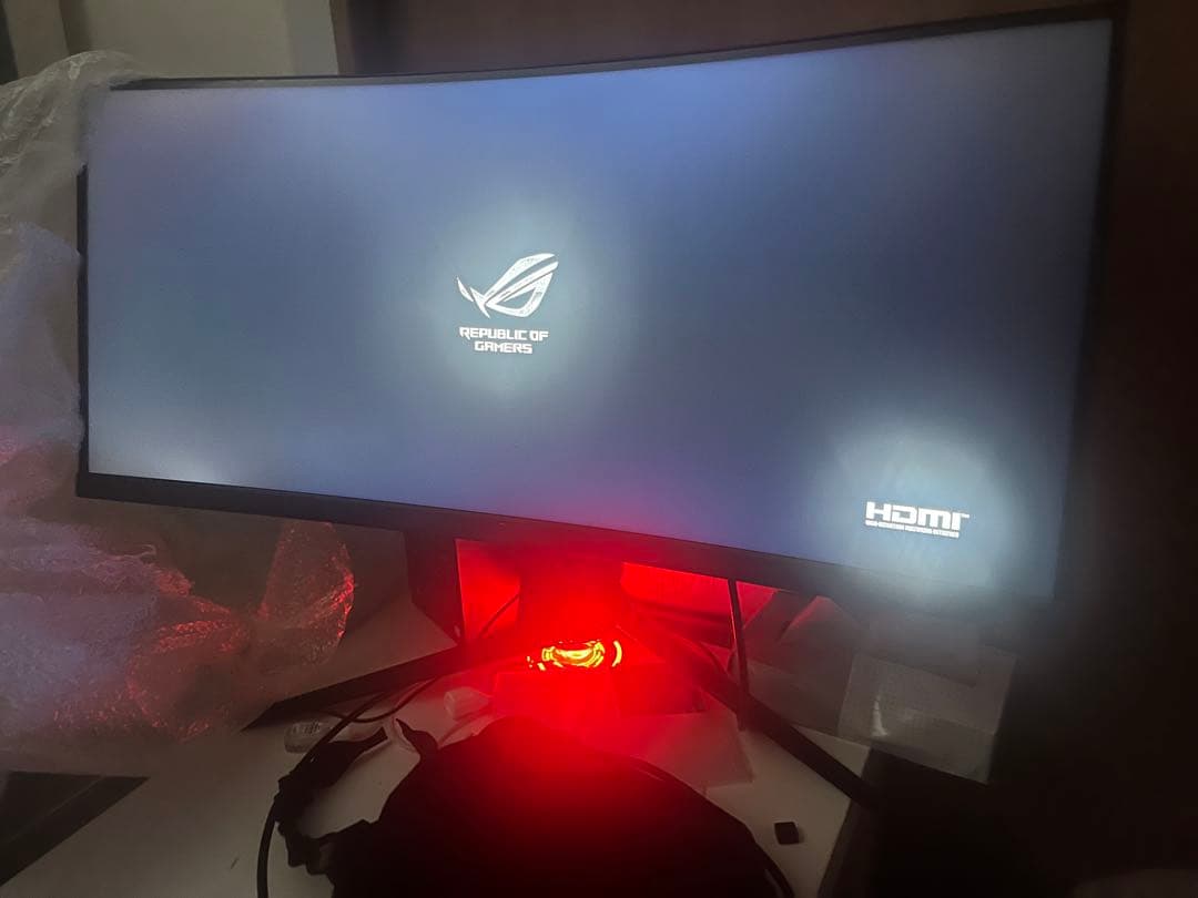 ASUS エイスース　ゲーミングＰＣモニター湾曲 XG32VQR 31.5インチ