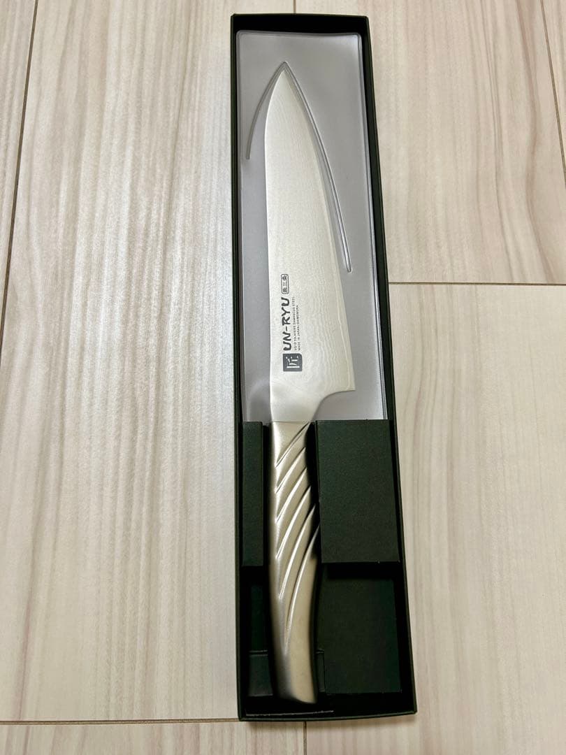 【新品】高級包丁 匠 雲竜 ダマスカス鋼 三徳包丁 新潟 燕三条製