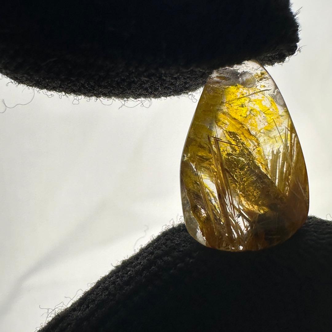 【虹入りタイチンルチル】ペンダントトップ共生ゴールドルチル天然石金運財運希少