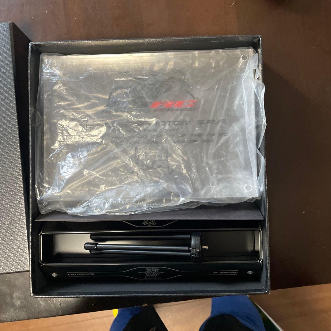 MV Agusta BRC カーボン調ボックス