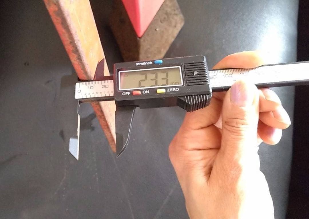 黄色の培土機（2枚羽付き・長さ調節可）