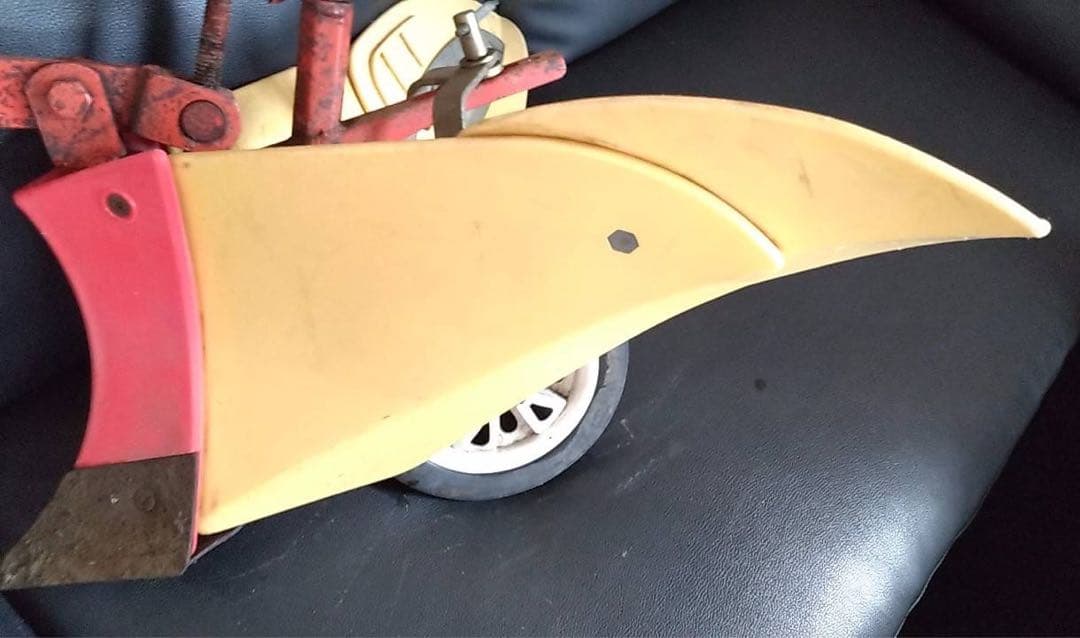 黄色の培土機（2枚羽付き・長さ調節可）