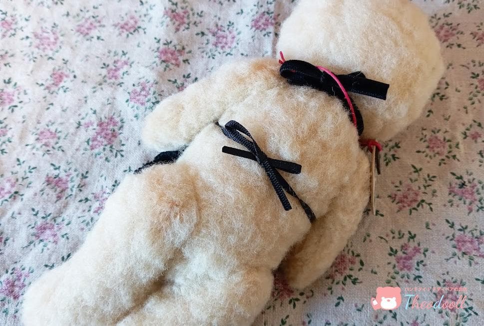 ハンドメイド　黒耳イエローLサイズ