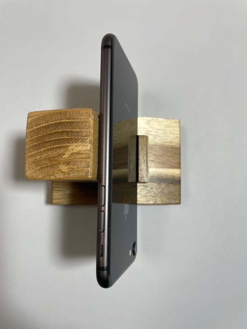 Iphone8 本体　スペースグレー　美品