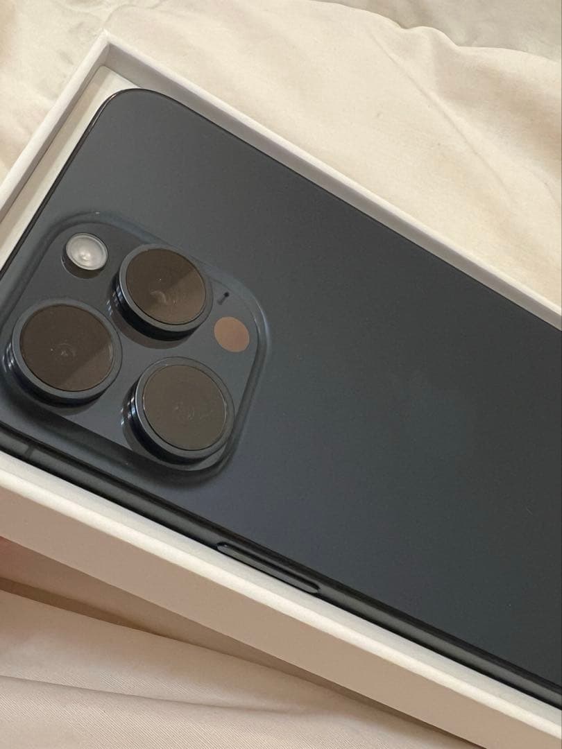 【ほぼ未使用】iPhone 15 Pro MAX