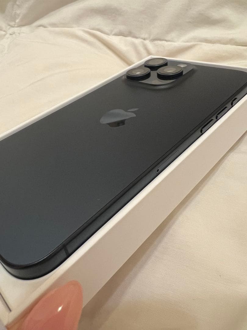 【ほぼ未使用】iPhone 15 Pro MAX