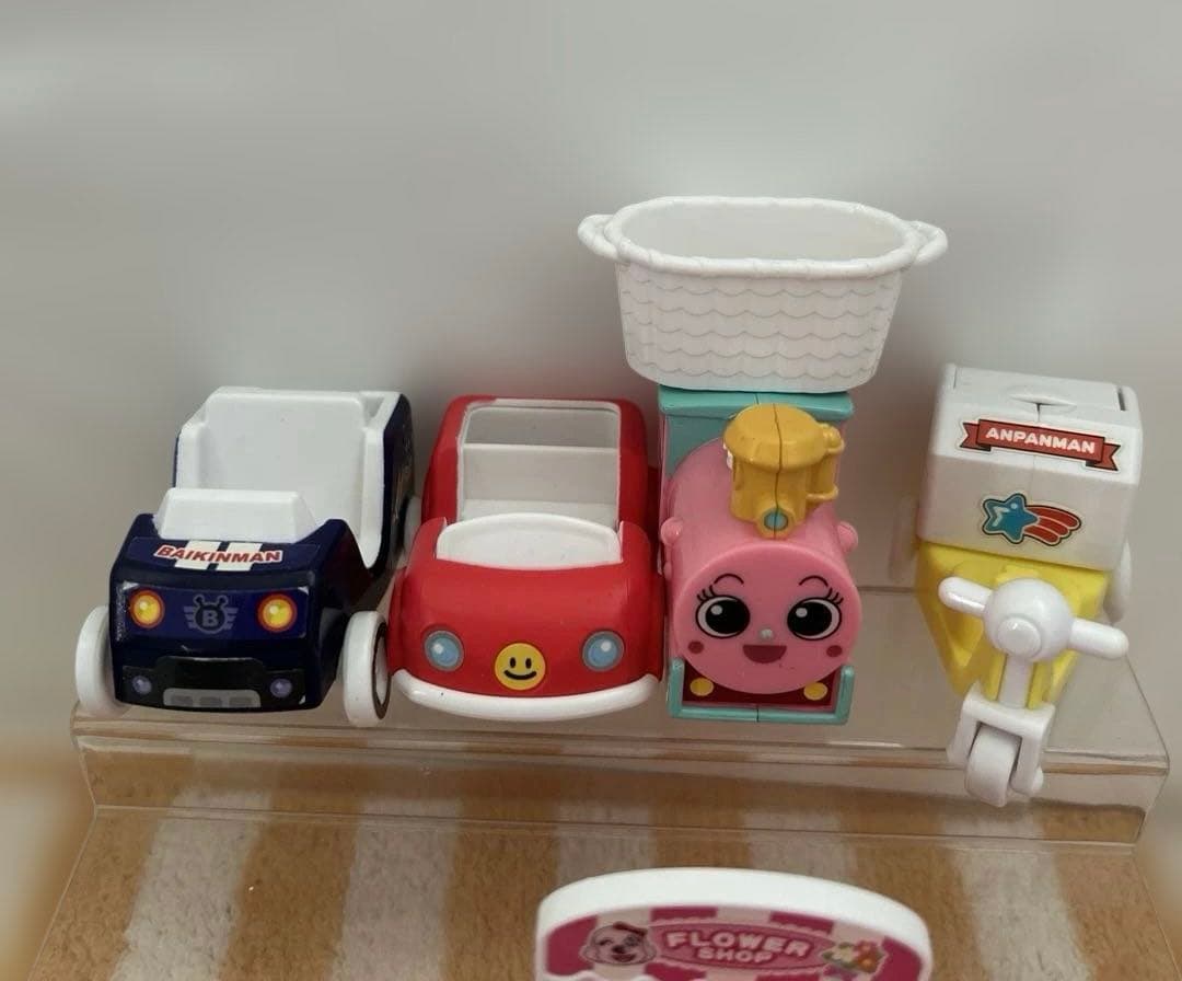 アンパンマン　タウンドール　乗り物セット　飛行機　車　バイク　ブランコ