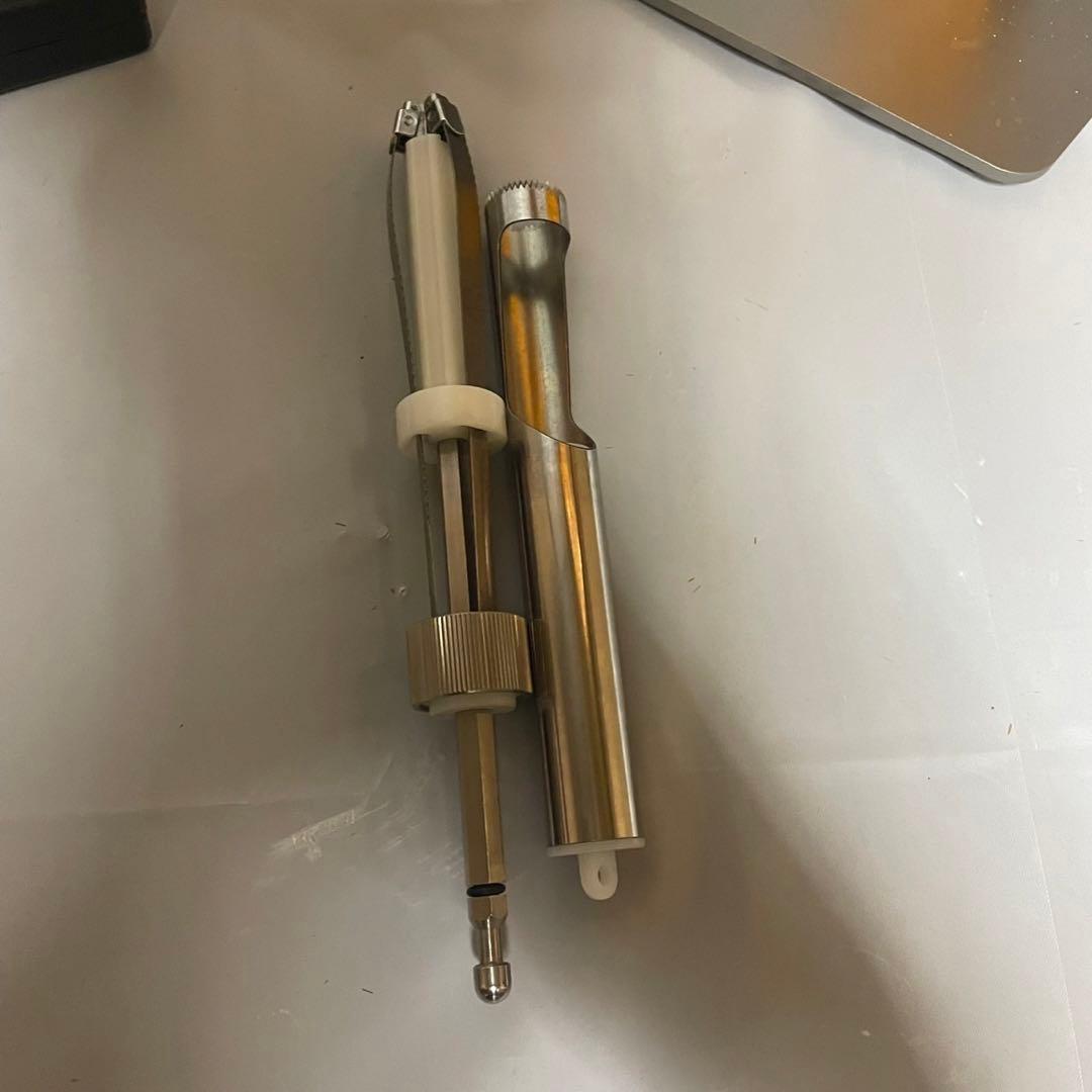 カジュッタ CAJYUTTA 丸ごと生搾りキッチンカー飲食店BAR生搾りジュース